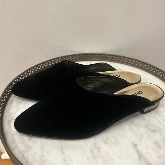 Chinese Laundry Laguna velvet slides - Picture 7 of 9